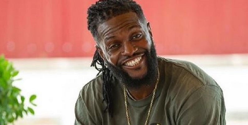 Star-Sheyi-Adebayor-exhibe-sa-nouvelle-bete-acquise-a-prix-dor