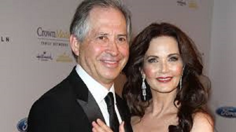 Stars-Lynda-Carter-Wonder-Woman-en-deuil-1