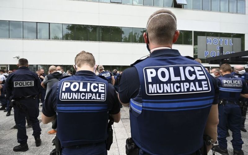 Strasbourg-un-homme-appelle-la-police-apres-avoir-tue-sa-fille-de-7ans