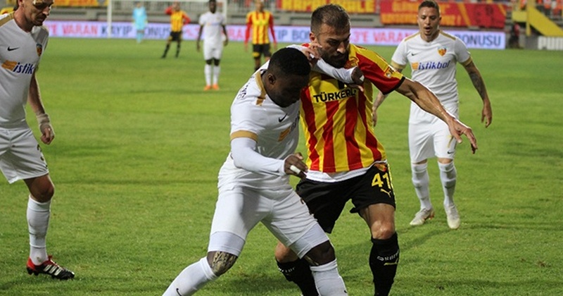 Super-Ligi-7eme-journee-rien-ne-va-pour-le-Kayserispor-du-Togolais-Adebayor