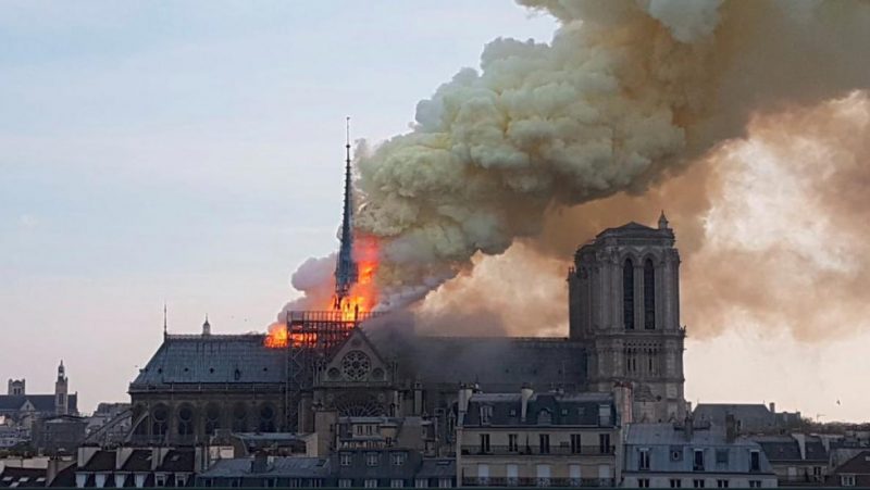 Terrible-incendie-a-la-cathedrale-Notre-Dame-de-Paris-ok-e1555351078782