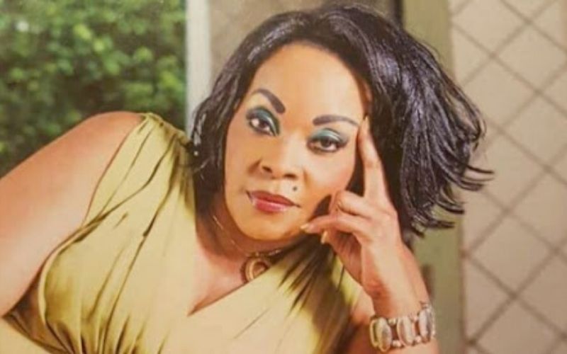 Tina-Glamour-Le-jour-ou-Arafat-est-decede-tous-ses-fauteuils-ont-disparu