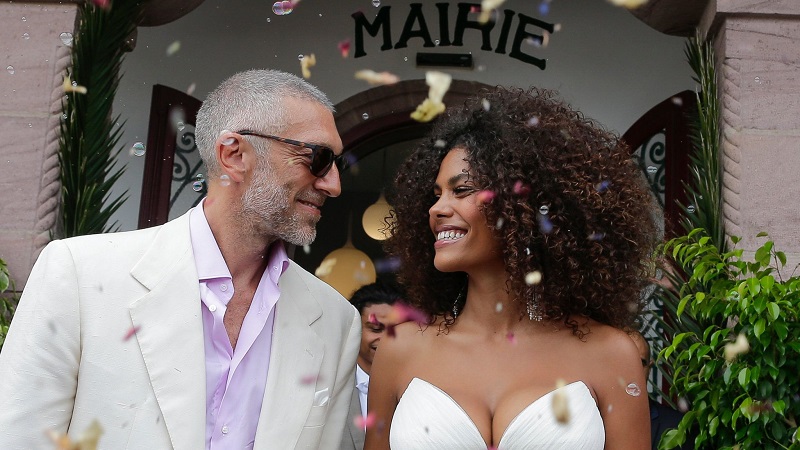 Tina Kunakey enceinte ? La femme de Vincent Cassel dévoile son ventre arrondi