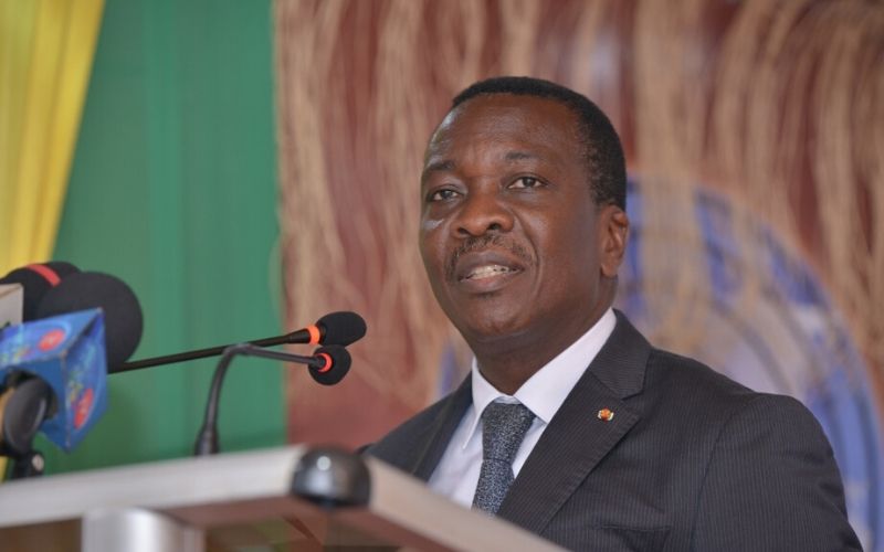 Togo-Forte-baisse-des-prix-de-lessence-les-explications-du-ministre-Adedze