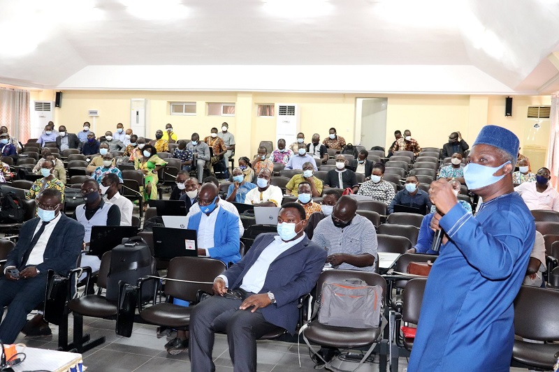 Togo-Universite-de-Lome-les-formateurs-des-enseignants-a-lecole-du-dispositif-de-formation-en-ligne