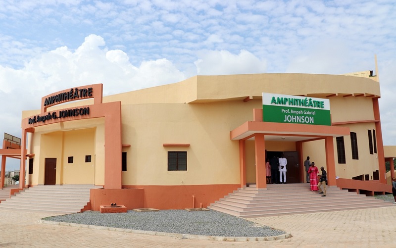 Togo-bapteme-de-2-grands-amphitheatres-de-1500-places-a-lUniversite-de-Lome-2