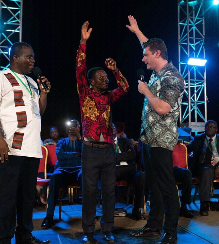 Togo des milliers de fidèles chrétiens ont répondu à la campagne de l’Evangéliste Daniel Kolenda (photos)