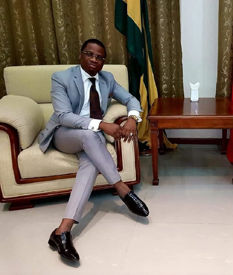 Togo-le-chantre-Moutite-Papson-sengage-dans-une-cascade-de-plaintes-a-lencontre-de-ses-detracteurs