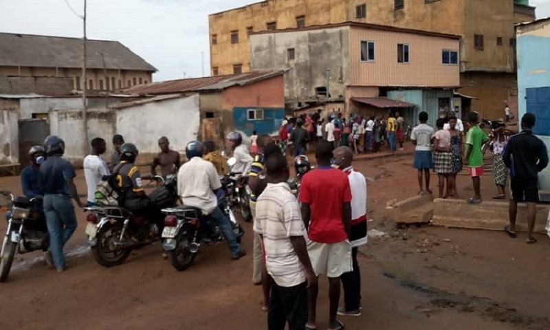 Togo-une-delegation-du-culte-vaudou-se-rend-dans-la-maison-du-‘revenant