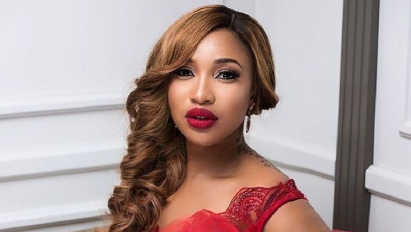 Tonto Dikeh : "Je n'ai pas honte de demander, s'il vous plaît, une minute de prière pour moi, mon cœur..."