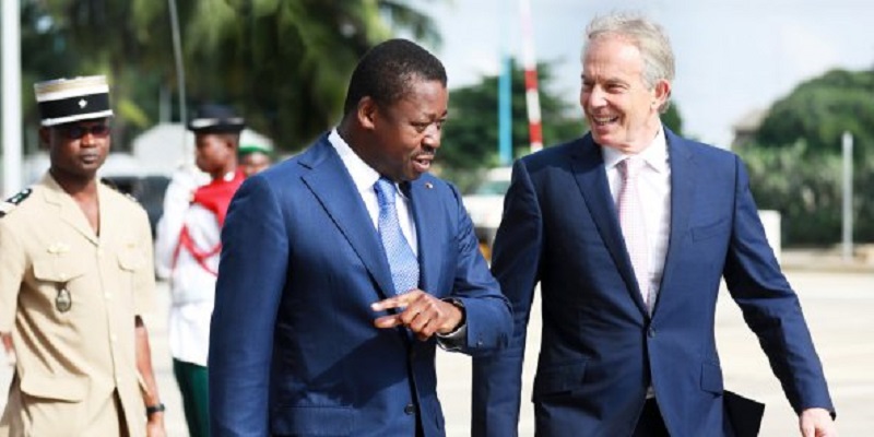 Tony-Blair-lhomme-qui-murmure-a-loreille-des-presidents-africains