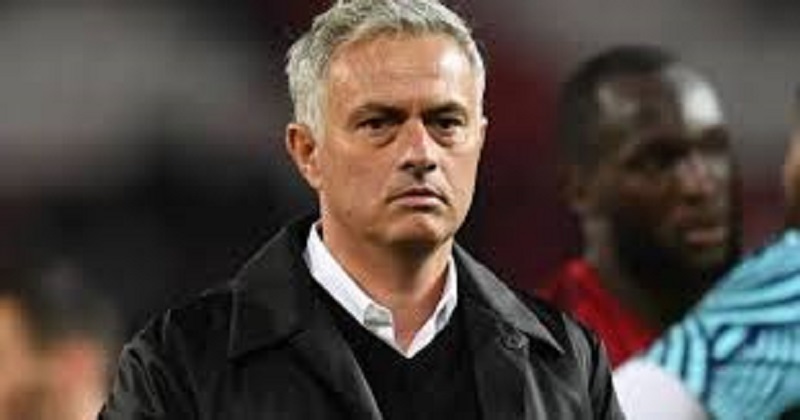 Tottenham-rappele-a-lordre-par-Mourinho-apres-son-reveillon-Lamela-repond