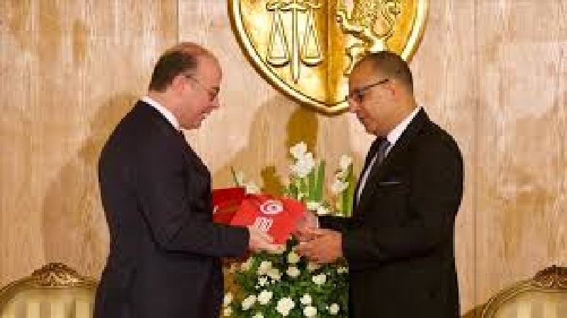 Tunisie-Premier-ministre-passation-de-service-entre-Fakhfekh-et-Mechichi