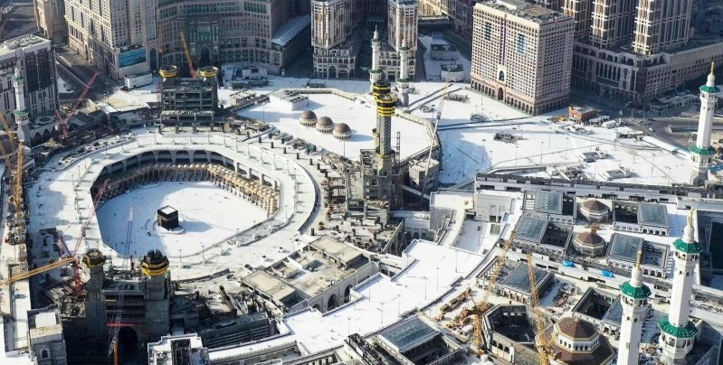 Un-Saoudien-fonce-en-voiture-sur-la-grande-mosquee-de-La-Mecque