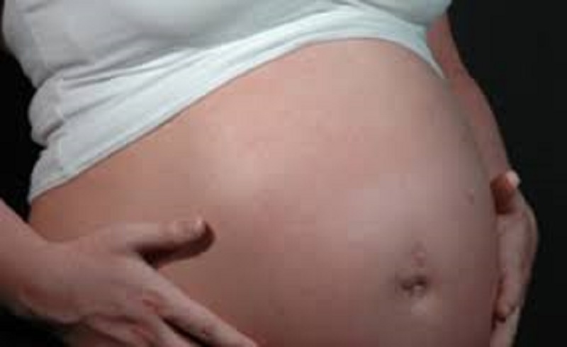 Un-couple-essaie-davoir-juste-une-fille-mais-au-final-ils-ont-des-quintuples