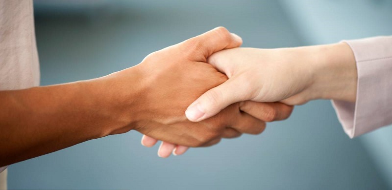 Un-homme-condamne-apres-avoir-refuse-de-serrer-la-main-dune-prefete