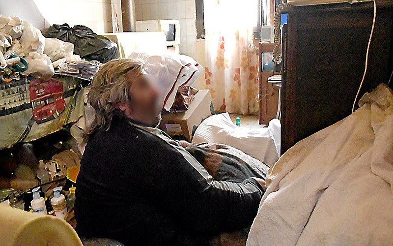 Un-homme-de-300-kg-bloque-au-sol-depuis-6-mois-va-etre-evacue-en-septembre