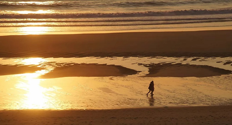 Un-homme-interpelle-alors-quil-se-baignait-nu-en-plein-confinement