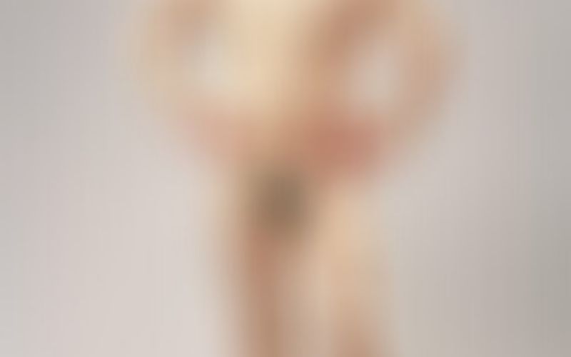 Un-homme-tout-nu-roulant-avec-son-scooter-se-fait-intercepter-par-la-police