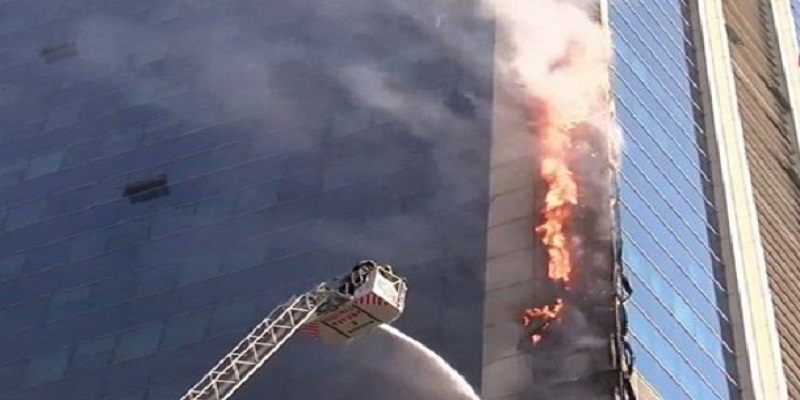 Un-important-incendie-ravage-un-centre-daffaires-a-Ankara-video