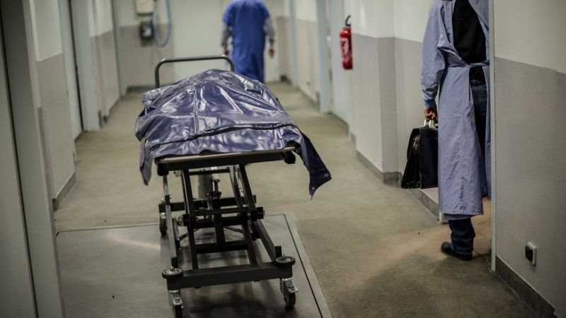 Un-medecin-surpris-en-train-davoir-des-relations-se3uelles-avec-une-femme-decedee-e1578855319214