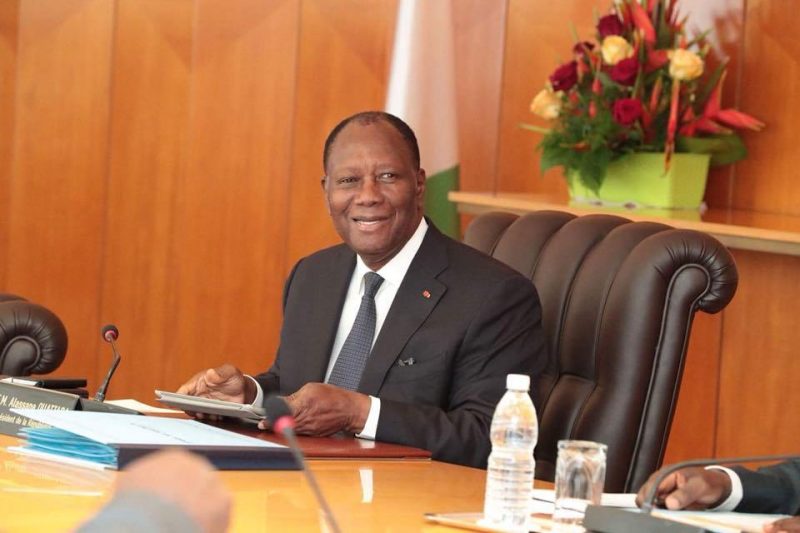 Un-ministre-ivoirien-craque-et-pleure-apres-lannonce-de-son-depart-du-gouvernement-e1568013162918