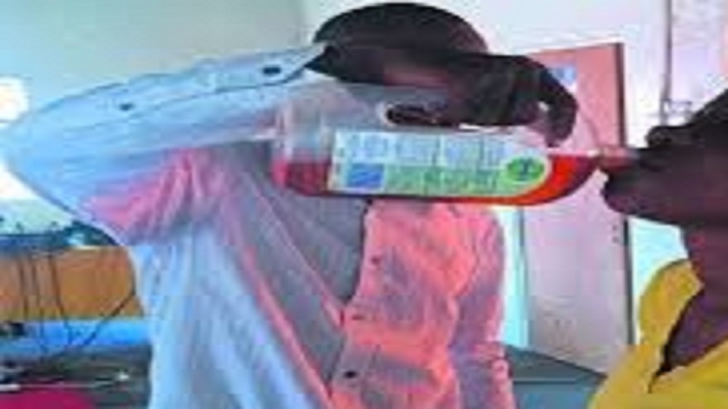 Un-pasteur-fait-boire-du-dettol-a-ses-fideles-comme-mesure-preventive-contre-le-coronavirus