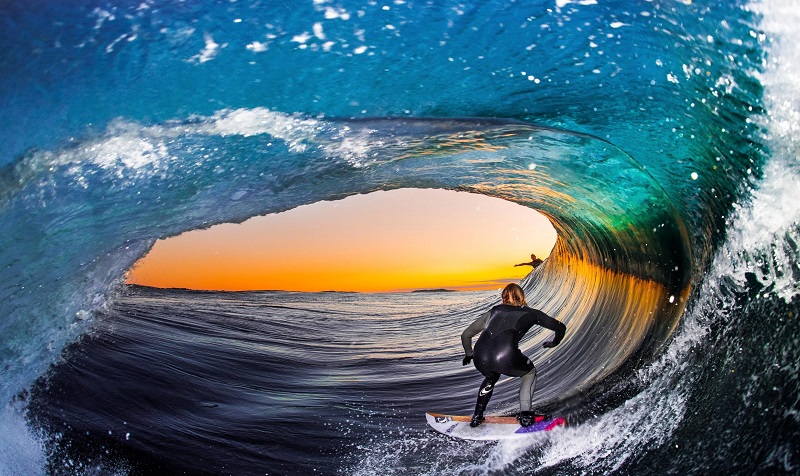 Un-policier-tire-sur-un-surfeur-ne-respectant-pas-le-confinement-video