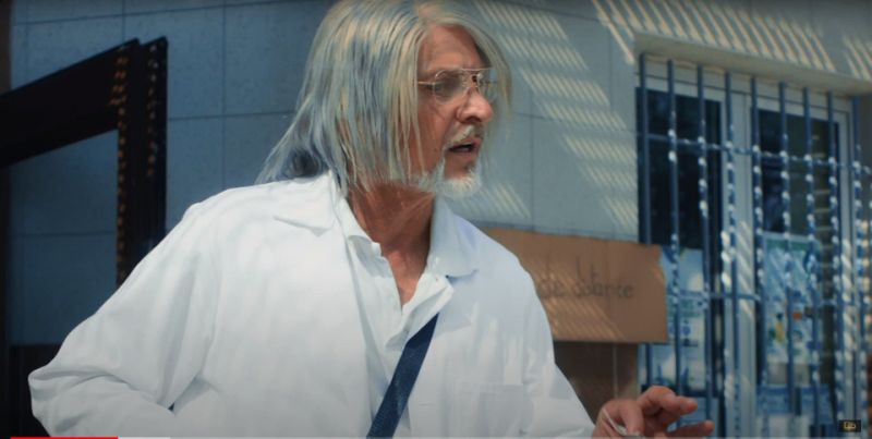 Un-sosie-de-Didier-Raoult-dans-le-nouveau-clip-de-Jul-et-sa-bande-de-13Organise-1