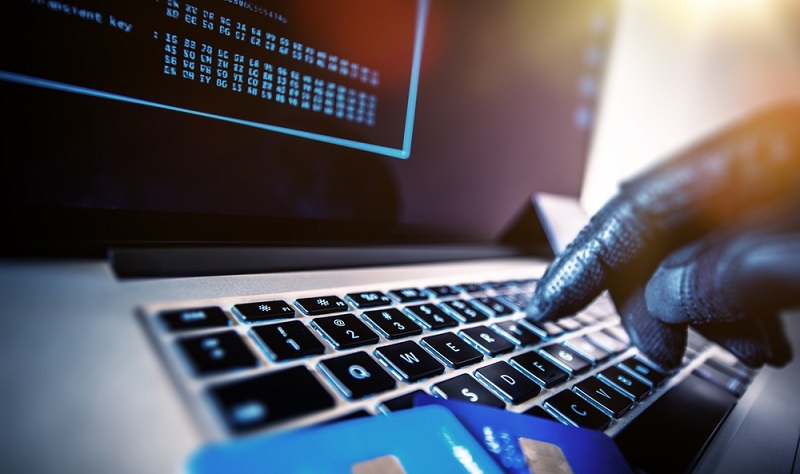 Un-virus-informatique-sen-prend-aux-donnees-bancaires-des-Francais