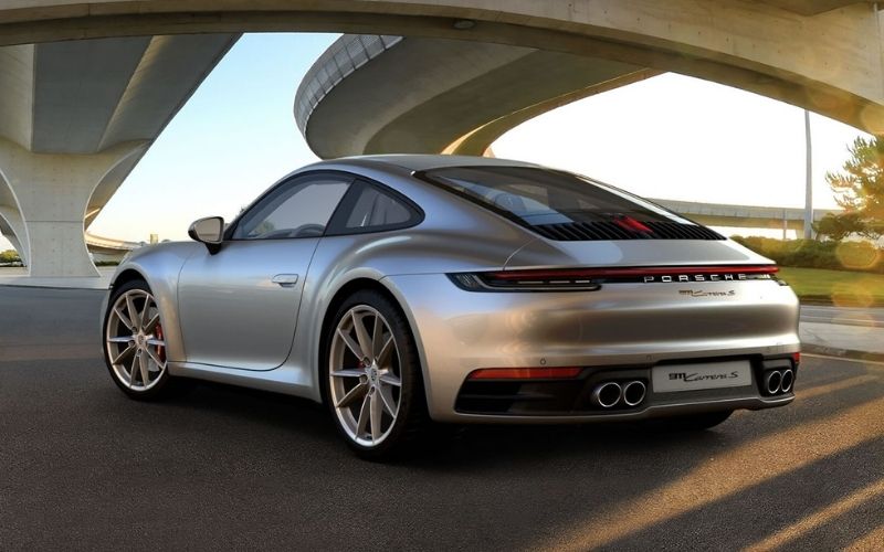 Une-Porsche-fonce-sur-un-fourgon-de-police-a-Bordeaux-photos