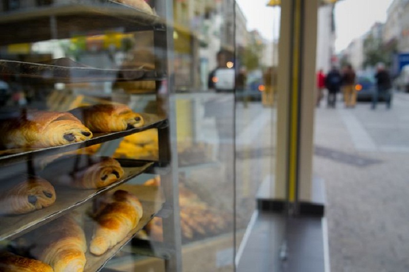 Une-boulangere-offre-du-travail-au-voleur-qui-sest-attaque-a-sa-boulangerie