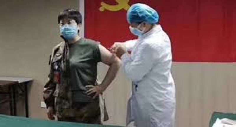 Une-epidemiologiste-chinoise-sinjecte-un-vaccin-non-teste-contre-le-coronavirus
