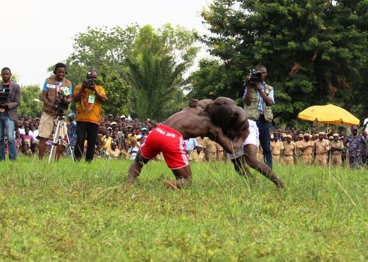 Victoire-des-lutteurs-de-Yade-bas