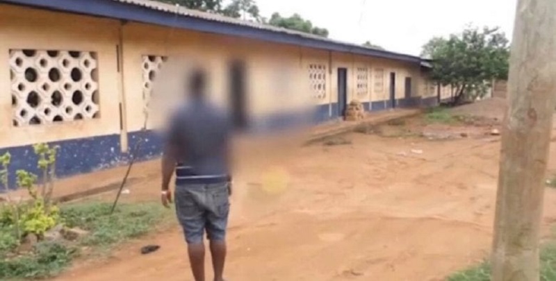 Video-Brown-lhistoire-du-Ghaneen-ne-avec-2-organes-reproducteurs-male-et-feminin