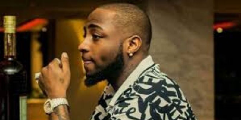 Davido : ces 5 fois que le chanteur s'est engagé dans des actes charitables