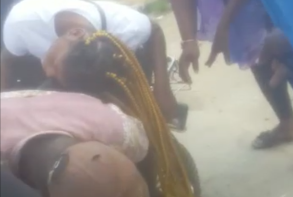 Video-Elle-coince-la-meche-de-ses-e1598374674988