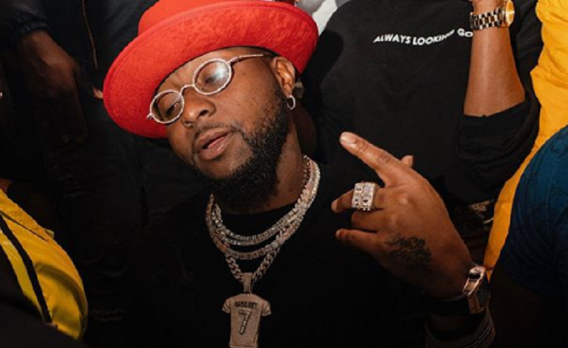 Video-En-colere-contre-Davido-ses-fans-saccagent-des-maisons