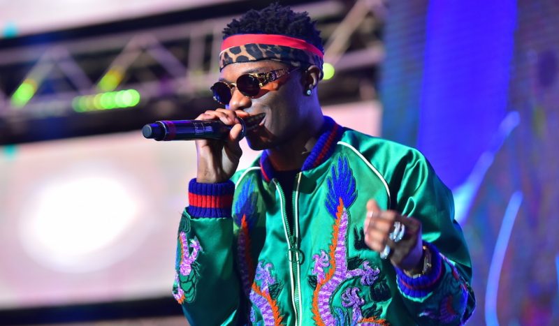 Wizkid-performs-in-lagos-1-e1566339352156