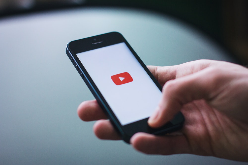 YouTube-comment-ecouter-de-la-musique-sur-son-mobile-avec-lecran-eteint