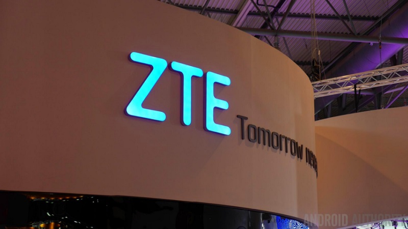 ZTE-presente-le-tout-premier-smartphone-avec-un-capteur-photo-integre-sous-lecran-photo