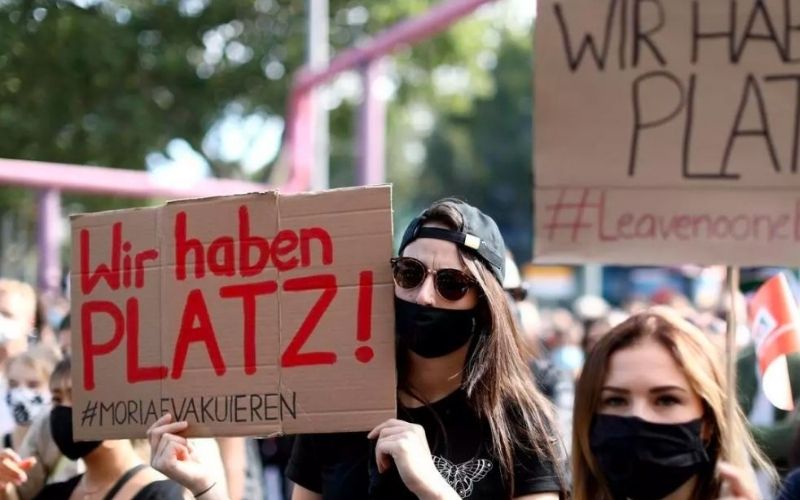 allemagne-des-milliers-de-manifestants-demandent-a-lue-daccueillir-les-migrants-de-lesbos