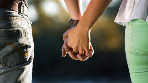 couple-472x266