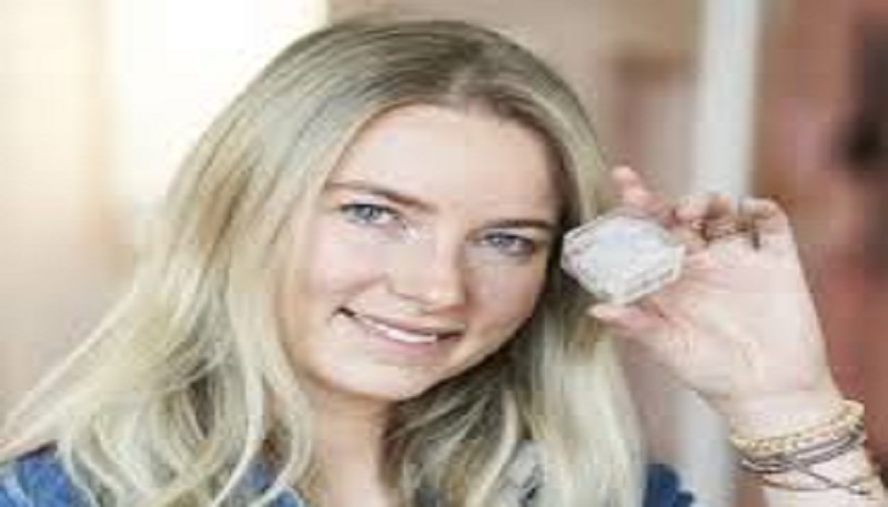 elle-devient-milliardaire-apres-avoir-invente-un-elastique-a-cheveux