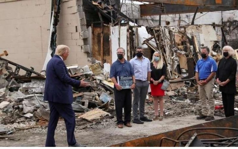 etats-unis-donald-trump-apporte-son-soutien-a-la-police-de-kenosha