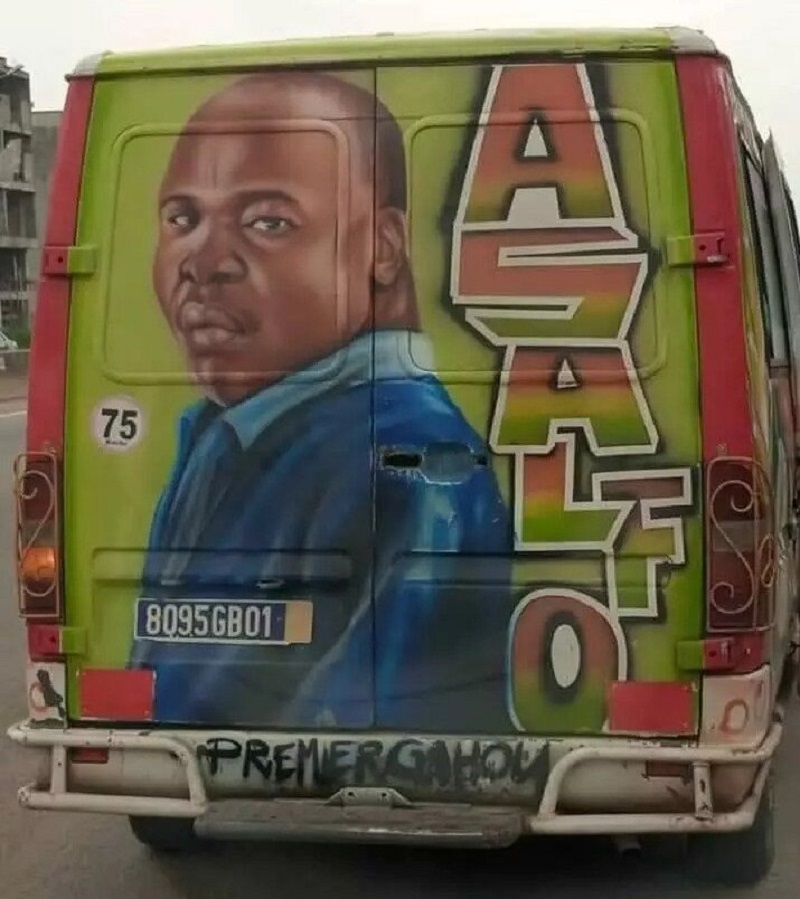 in-Photo-Comme-les-fans-de-Dj-Arafat-ASalfo-aussi-se-moque-de-sa-caricature