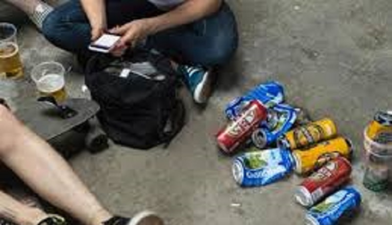 ligote-et-humilie-par-ses-propres-copains