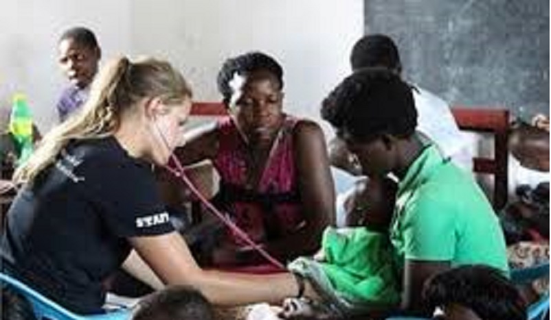 une-Americaine-poursuivie-pour-avoir-soigne-des-enfants-sans-competences-medicales