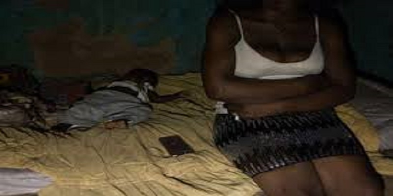 une-prostituee-pleure-ses-clients-confines-a-la-maison-avec-leur-femme