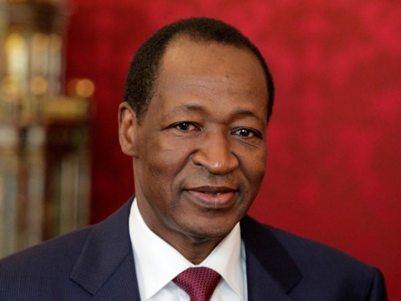 Blaise Compaoré l'ancien président burkinabè aperçu lors d'une cérémonie de mariage en Côte d'Ivoire (photo)